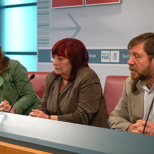Yolanda Vicente, Lentxu Rubial y Roberto Lertxundi, Senadores vascos del PSE-EE