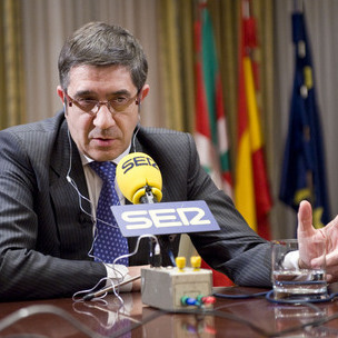 Patxi Lpez SER-en egindako elkarrizketako une batean