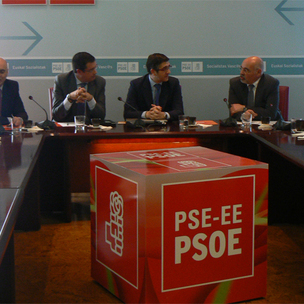 Miembros de la Ejecutiva del PSE-EE en la reunin con el secretario general del PSOE de Castilla y Len, scar Lpez