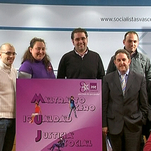 Alfonso Gil, Secretario de Organizacin del PSE-EE, junto a miembros de JSE-EGAZ