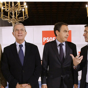 De izda. a drcha., Juan Fernando Lpez Aguilar, Emilio Prez Tourio, Rodrguez Zapatero y Patxi Lpez, en Santiago de Compostela
