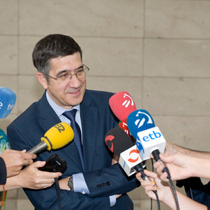 Lehendakaria, Patxi Lpez, komunikabideekin