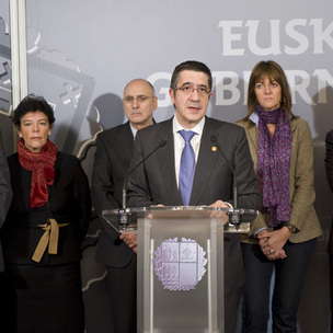 El Lehendakari, Patxi Lpez, con parte del ejecutivo vasco