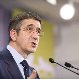Lehendakaria, Patxi Lpez, komunikabidetan egindako agerraldian