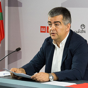 El Secretario de Organizacin del PSE-EE, Miguel ngel Morales, durante la rueda de prensa que ha ofrecido esta maana en la sede del PSE-EE de Euskadi en Bilbao. [Foto: Socialistas Vascos]