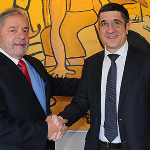 Brasilgo presidente ohi Luiz Incio Lula da Silva, Bilbon bildu da gaur PSE-EE idazkari nagusi eta Eusko Jaurlaritzako aurreko lehendakari Patxi Lopezekin,  politikari brasildarrak Bilbora egindako bisita dela-eta