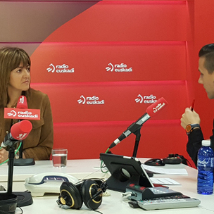 Entrevista a Idoia Mendia en Radio Euskadi. [Foto: Socialistas Vascos]