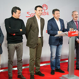 Ernesto Gasco, javier Martnez, Mikel Torres, Jos Antonio Santano, Alfonso Garca eta Alfonso Gil durante Euskadiko PSE-EEren egoitzan (Bilbo) goizean eskaini duten prentsaurrekoan. [Argazkia: Euskal Sozialistak]