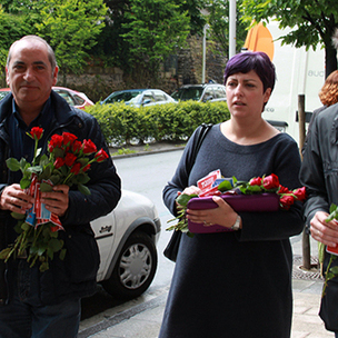 Iaki Arriola, Eider Gardiazabal eta Jos Antonio Santano, Irunen egindako ekitaldian (Argazkia: Gipuzkoak Sozialistak)