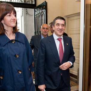 Idoia Menda, Patxi Lpez y Rodolfo Ares 