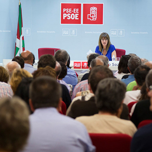 Idoia Mendia Bilbon militanteekin egindako topaketa batean. (Argazkia: Euskal Sozialistak)