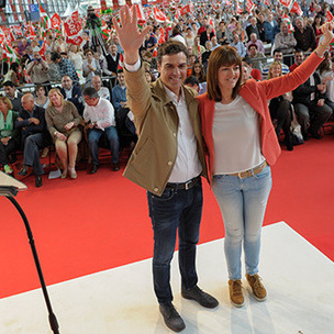 Idoia Mendia y Pedro Snchez en La Fiesta de la ROsa en Durango. [Foto: PSOE]