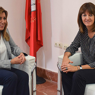 Idoia Mendia eta Susana Daz, Andaluziako PSOEren egoitza probintzialean (Sevilla). [Argazkia: PSOE-A]