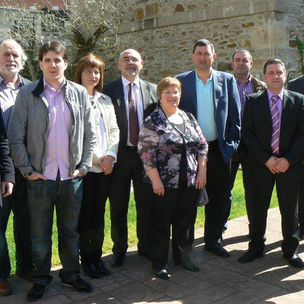 Jos� Antonio Pastor eta I�aki Ega�a Enkarterrietako hautagaiekin batera