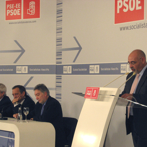 Jos Antonio Pastor bere hitzaldiaren une batean