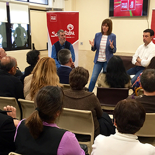 La Secretaria General de los Socialistas Vascos ha participado en la reinauguracin de la Casa del Pueblo de Romo-Las Arenas junto al Secretario General de los Socialistas Vizcanos, Mikel Torres, y el Secretario General de la Agrupacin Romo-Lasa Arenas, Agus Ruiz Estvariz.[Foto: Socialistas Vascos]