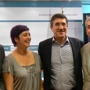 Parlamenturako hautagaiak, Eider Gardiazabal y Ramn Juregui, junto a Patxi Lpez eta Jos Antonio Pastor