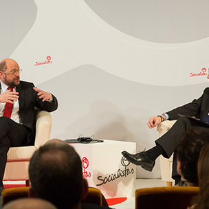 Mahai-ingurua Martin Schulz eta Elena Valencianorekin: 