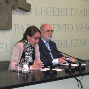 Natalia Rojo y Jess Loza, Parlamentarios del PSE-EE