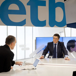 Patxi Lpez durante la entrevista en ETB