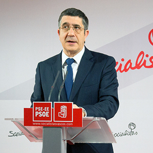 Patxi Lpez, gaur goizean PSE-EEren Bilboko egoitzan eskaini duen prentsaurrekoan