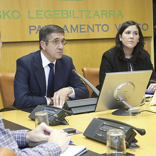 Patxi Lopezek parte hartu du Eusko Legebiltzarreko Autogobernuaren lantaldean. [Argazkia: Eusko Legebiltzarra]