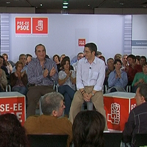 Patxi Lpez eta Iaki Arriola kideekin izandako topaketan