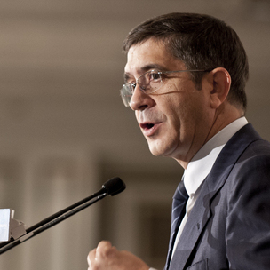 Patxi Lpez Ekonomia Berria Foroan parte hartu zuenean