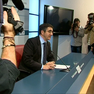 Patxi Lpez prentsaurrekoaren une batean