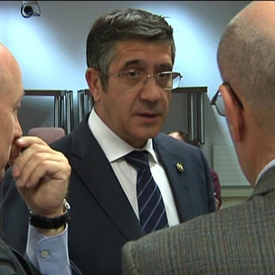 Patxi Lpez elkarrizketa egin aurretik