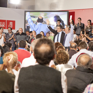 Patxi Lpez y Alfredo Prez Rubalcaba en el mitin de Bilbao