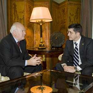 Patxi Lpez y el ministro Moratinos en un momento de la reunin 