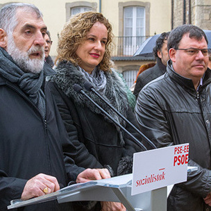 Peio Lpez de Munain eta Cristina Gonzlez Peio Lpez de Munain eta Cristina Gonzlez Gizarte-zerbitzuen geroari buruzko Manifestua aurkezteko ekitaldian. [Argazkia: Euskal Sozialistak]