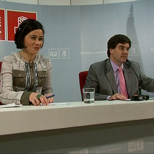 Pilar Ros e Iaki Egaa en rueda de prensa