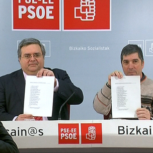 Txema Oleaga eta Joaqun Colmenero prentsaurrekoaren une batean