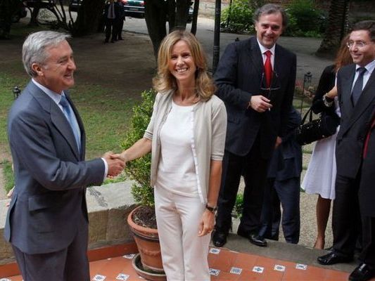 Cristina Garmendia, saluda al Presidente del Crculo de Empresarios Vascos, Alvaro Bidegain 