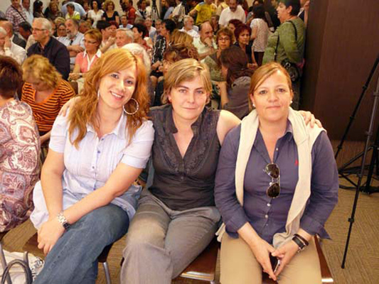 De izda. a drcha., Cristina Laborada, Parlamentaria, Arritxu Maran, Diputada y Miren Gallastegui, Parlamentaria