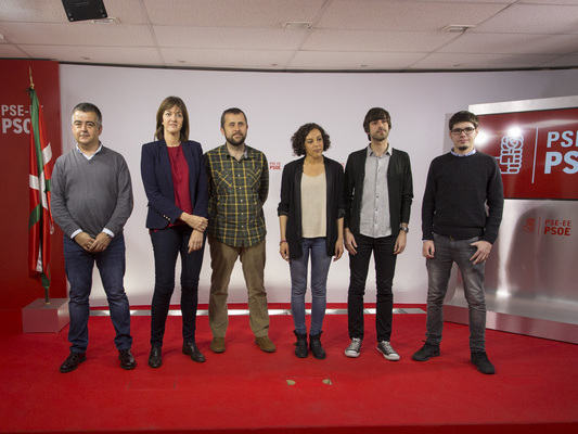 Encuentro de Socialistas Vascos y Podemos Euskadi [Foto: Socialistas Vascos