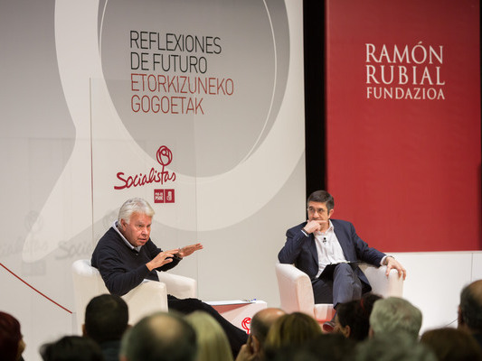 Felipe Gonzlez y Patxi Lpez en la conferencia del ex-presidente del Gobierno, "La crisis del modelo global"