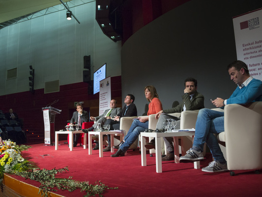 Idoia Mendia participa en la jornada El futuro del autogobierno vasco. El valor de la diversidad [Foto: Socialistas Vascos]