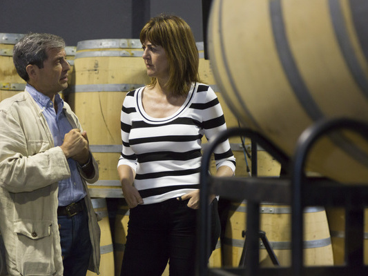 Idoia Mendia visita una bodega en la Rioja Alavesa [Foto: Socialistas Vascos]Idoia Mendia visita una bodega en la Rioja Alavesa [Foto: Socialistas Vascos]