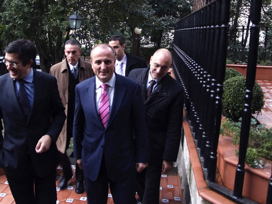Miguel Sebastin, junto a Patxi Lpez y Rodolfo Ares, llegando al almuerzo que tuvo lugar en el Crculo de Empresarios