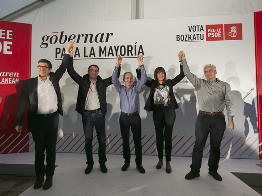 Mitin en Barakaldo con Idoia Mendia, Patxi Lpez, Totorika y Alfonso Garca
