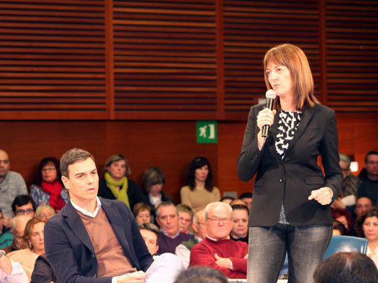Pedro Snchez e Idoia Mendia han participado en la Asamblea Abierta que se ha celebrado en Donostia. [Foto: Socialistas Vascos]