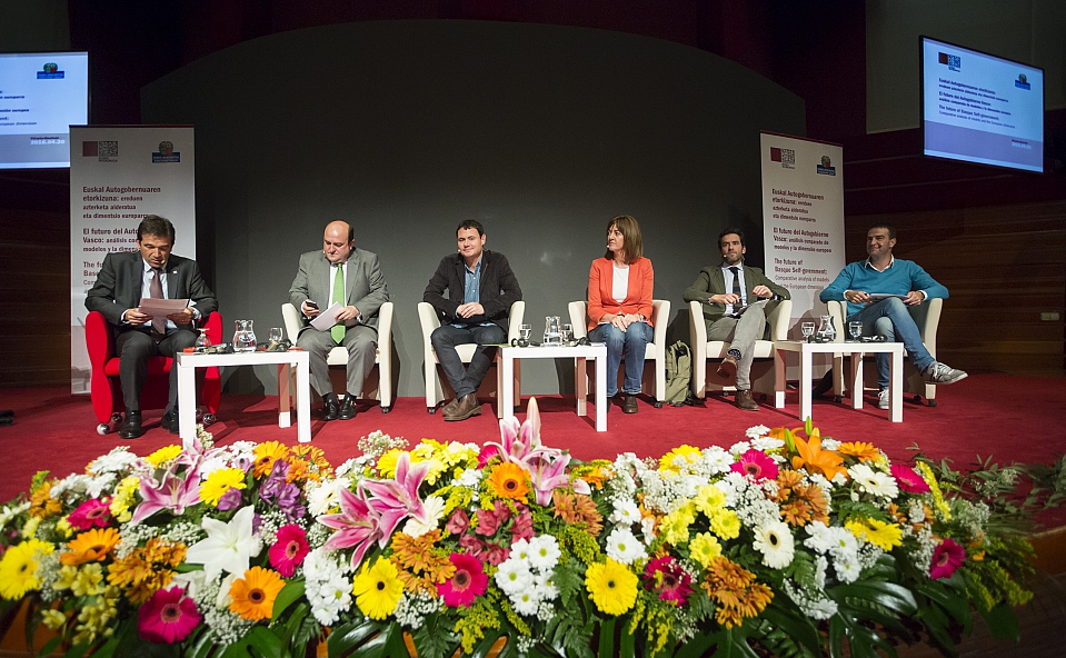 Idoia Mendia participa en la jornada El futuro del autogobierno vasco. El valor de la diversidad [Foto: Socialistas Vascos]