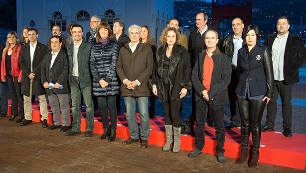 Candidatos y candidatas del PSE-EE a las elecciones forales y municipales junto a la Secretaria General, Idoia Mendia. [Foto: Socialistas Vascos]