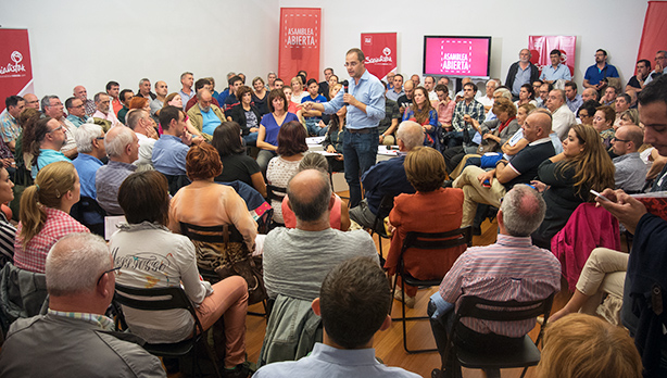 Cesar Luena, Secretario de Organizacin del PSOE, e Idoia Mendia, Secretaria General del PSE-EE, han participado en la Asamblea Abierta celebrada esta tarde en Bilbao. [Foto: Socialistas Vascos]