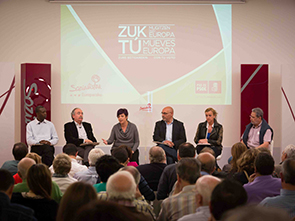 Cheik Tidane, Luis M. Pariza, Eider Gardiazabal, Jos Antonio Pastor y Teresa Laespada Javier Urrutia en el acto 