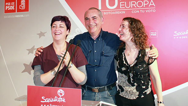 Eider Gardiazabal, Maider Lainez eta Iaki Arriola Donostian goizean egindako hauteskunde-ekitaldian