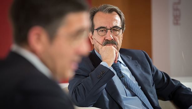 Emilio Ontiveros y Patxi Lpez en la quinta conferencia del ciclo "Reflexiones de futuro-Etorkizuneko Gogoetak"